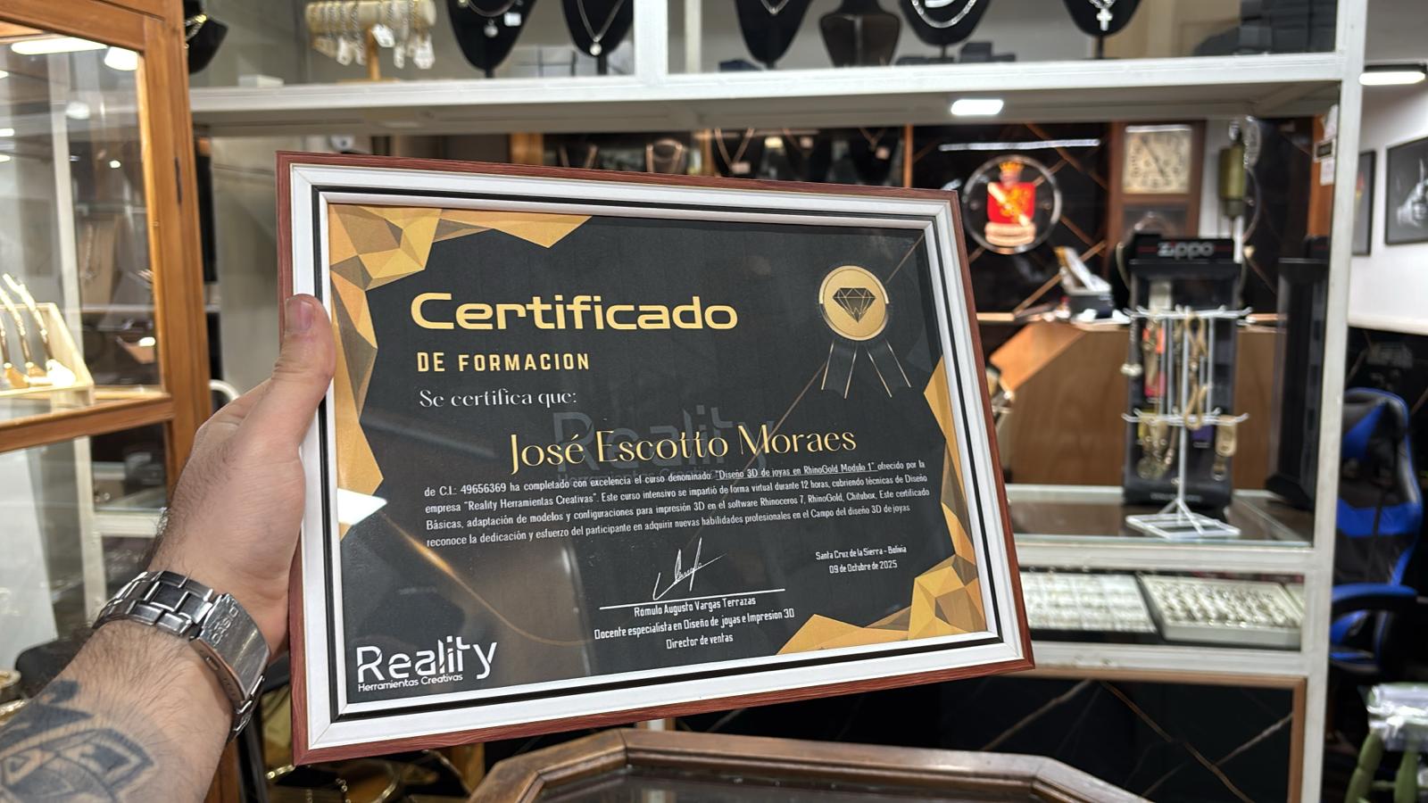 Certificado de Formación del curso Diseño 3D de joyas en RhinoGold emitido por Reality Herramientas Creativas al alumno José Escotto Moraes
